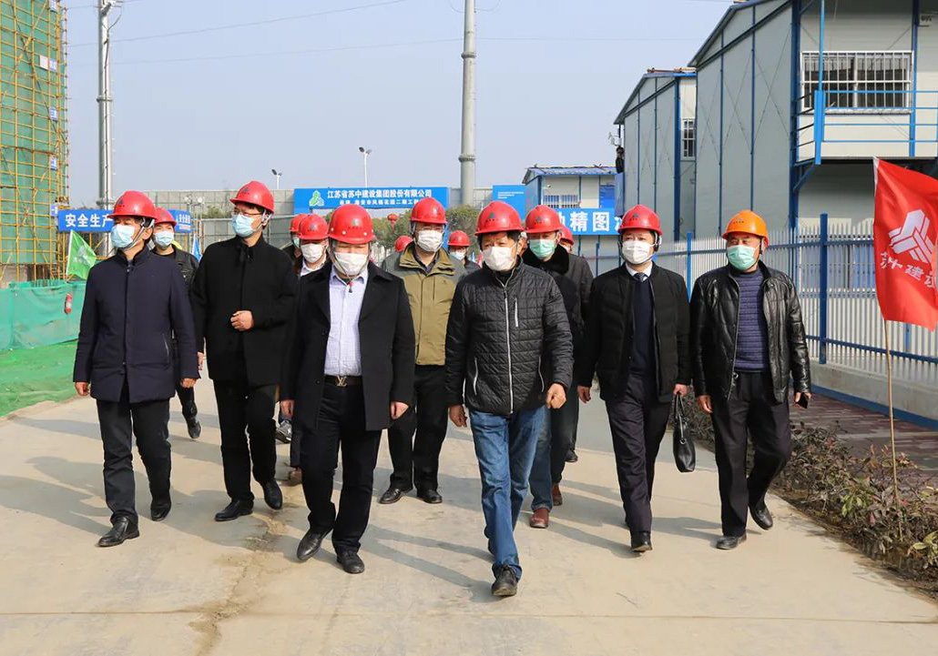 公司董事長笪鴻鵠帶班檢查在海重點項目