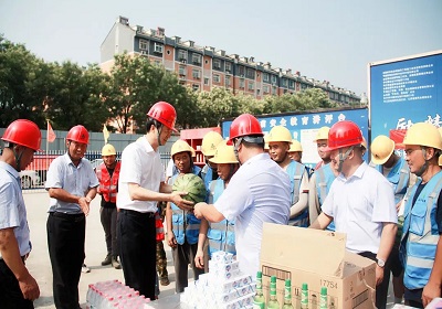 公司總裁陳永明率隊慰問河北市場一線職工，并與美的置業(yè)中部區(qū)域開展“總對總”交流